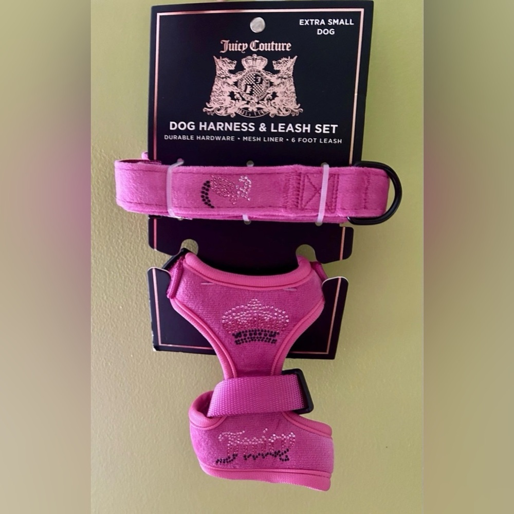 Juicy Couture Dog Harness and Leash Set in Pink